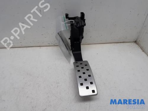 Used Pedal RENAULT CLIO IV (BH_) 1.2 TCe 120 (BHM0) (120 hp) 31463815