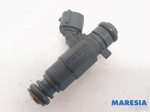 Injector PEUGEOT 208 I (CA_, CC_) 1.2 VTI 82 (82 hp) 31407855