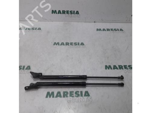 Used Tailgate lift support CITROËN C4 AIRCROSS 1.6 HDi 115 AWC (114 hp) 31457581