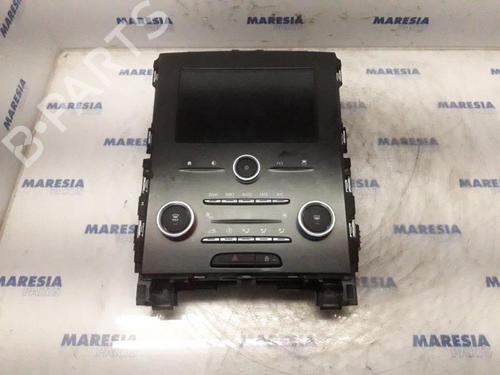 Used Display monitor RENAULT MEGANE IV Hatchback (B9A/M/N_) 1.2 TCe 100 (B9MS) (100 hp) 31513895