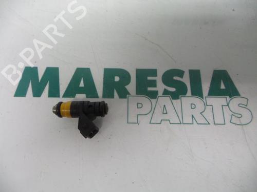 Used Injector RENAULT CLIO II (BB_, CB_) 1.6 16V (BB01, BB0H, BB0T, BB14, BB1D, BB1R, BB2KL, BB3G... (107 hp) 31441731