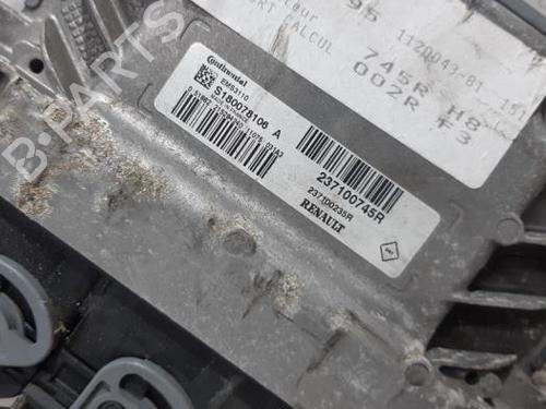 Engine control unit (ECU) RENAULT SCÉNIC III (JZ0/1_) 2.0 16V (JZ0G, JZ0P, JZ1E, JZ1P) | BP31479812M57