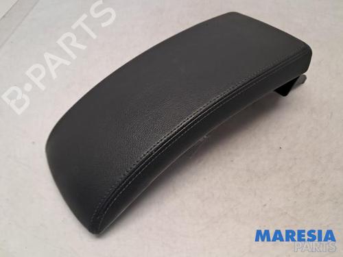 Used Armrest / Center console Armrest / Center console RENAULT MEGANE III Grandtour (KZ0/1) 2.0 CVT (KZ0G, KZ1P) (140 hp) 31402184 31402184