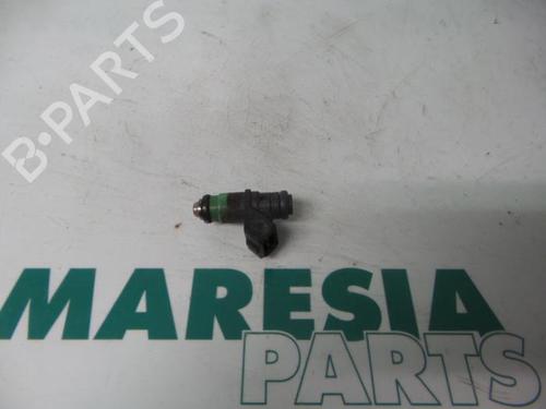 Used Injector RENAULT SCÉNIC I MPV (JA0/1_, FA0_) 1.8 16V (JA12, JA1R, JA1M, JA1A) (115 hp) 31405354