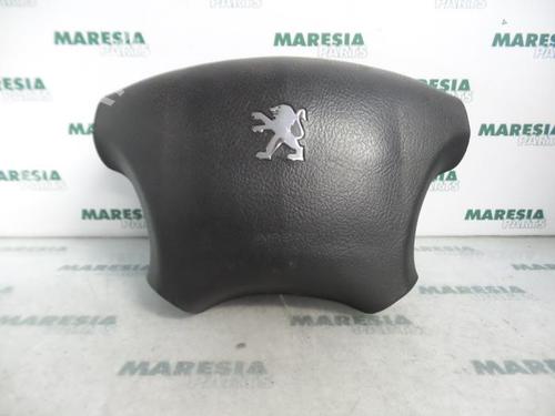 Used Driver airbag PEUGEOT 407 (6D_) 2.0 HDi 135 (6DRHRH, 6DRHRE, 6DRHRG, 6DRHRJ) (136 hp) 31482541