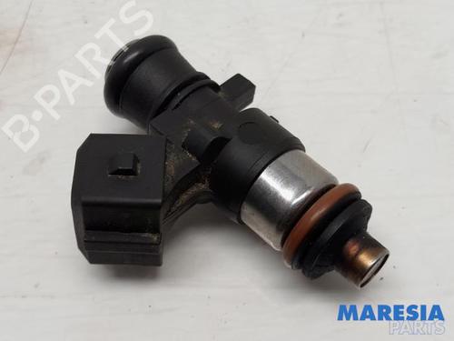 Inyector RENAULT TWINGO II (CN0_) 1.2 16V (CN04, CN0B) (75 hp) 31514783