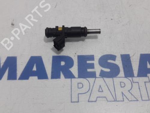 Used Injector PEUGEOT 5008 (0U_, 0E_) 1.6 16V (120 hp) 31451366