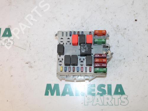 Used Fuse box ALFA ROMEO 147 (937_) 1.6 16V T.SPARK ECO (937.AXA1A, 937.BXA1A) (105 hp) 31490372
