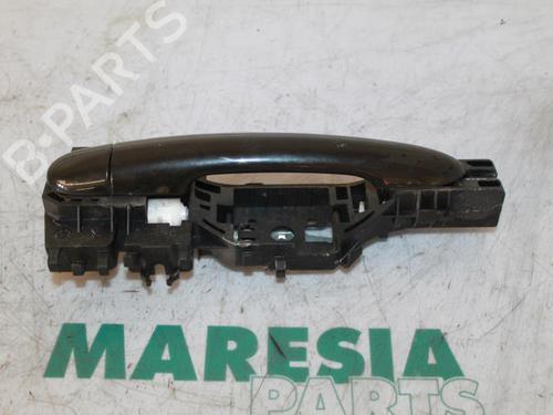 front-right-exterior-door-handle-renault-megane-ii-bm01_-cm01_-2001-2002-2003-2004-2005-2006-2007-2008-2009-2010-2011-2012-31472103 main image