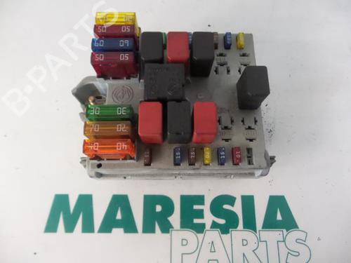 Used Fuse box FIAT PUNTO (188_) 1.2 16V 80 (188.233, .235, .253, .255, .333, .353, .639,... (80 hp) 31536265