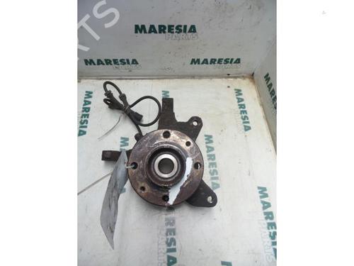 Used Right front steering knuckle RENAULT SCÉNIC I MPV (JA0/1_, FA0_) 2.0 16V (JA1B, JA1D, JA0C) (139 hp) 31438867