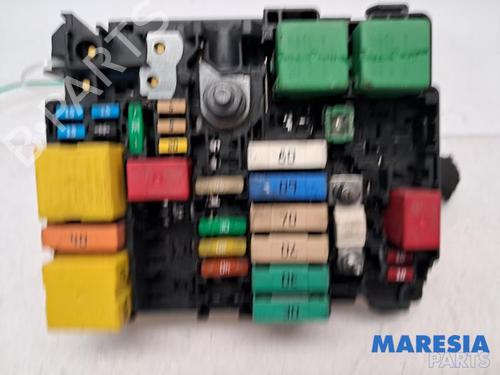 Used Fuse box CITROËN C4 CACTUS 1.2 THP 110 (110 hp) 31513572