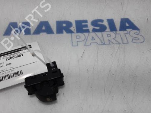 switch-peugeot-partner-box-bodympv-2008-31432471 main image