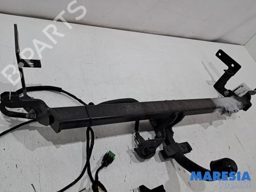Tow ball/Mechanism PEUGEOT 2008 I (CU_) 1.2 THP 110 / PureTech 110 | BP32012121C141