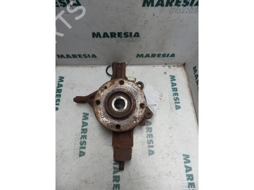 Used Right front steering knuckle PEUGEOT 307 SW (3H) 1.6 16V (109 hp) 31431250