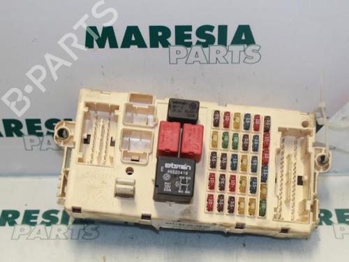 fuse-box-alfa-romeo-147-937_-2000-2001-2002-2003-2004-2005-2006-2007-2008-2009-2010-31403574 main image