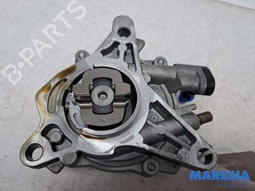 Used Vacuum pump Vacuum pump FIAT 500L (351_, 352_) 0.9 (199LYC1B) (105 hp) 34724033 34724033