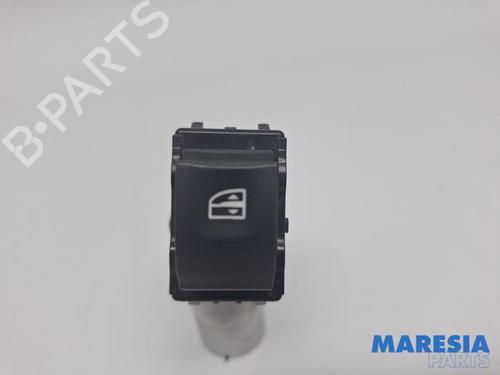 Used Switch RENAULT MEGANE III Grandtour (KZ0/1) 1.4 TCe (KZ0F, KZ1V) (130 hp) 31391299