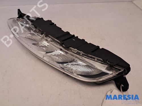 Højre positionslygte CITROËN C4 Grand Picasso II (DA_, DE_) 1.2 THP 130 (130 hp) 31435722