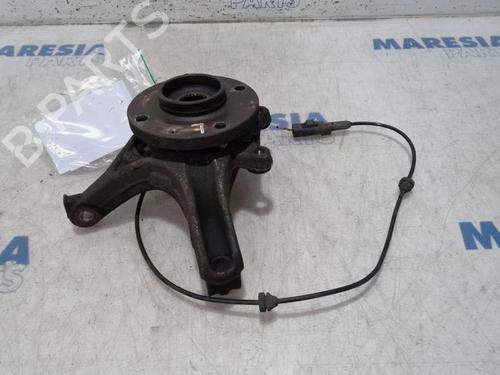 Used Left front steering knuckle PEUGEOT 5008 (0U_, 0E_) 1.6 HDi (112 hp) 31456548
