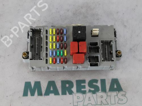 Used Fuse box Fuse box FIAT CROMA (194_) 1.9 D Multijet (194AXC1B, 194AXC12) (150 hp) 31429850 31429850