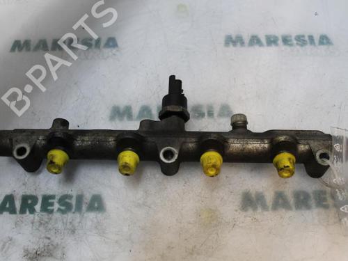 Used Injection rail PEUGEOT 807 (EB_) 2.0 HDi (107 hp) 31449082