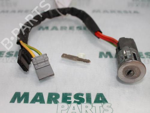 Used Ignition barrel RENAULT KANGOO Express (FC0/1_) D 65 1.9 (FC0E, FC02, FC0J, FC0N) (64 hp) 31521876