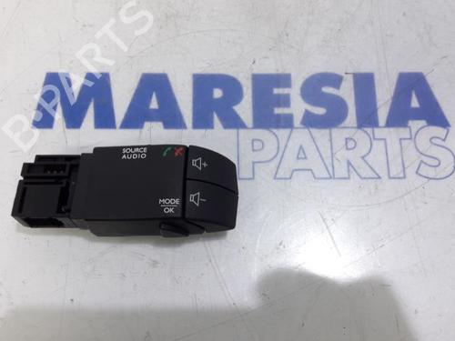 Used Switch RENAULT CAPTUR I (J5_, H5_) 1.2 TCe 120 (120 hp) 31439097