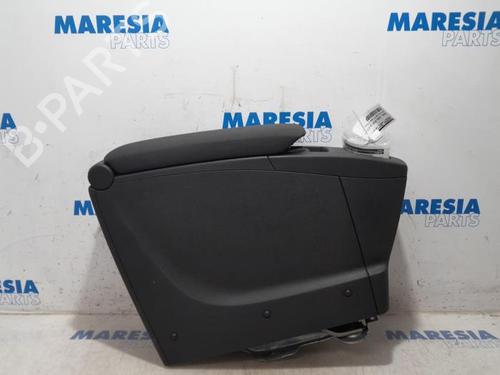 Used Armrest / Center console RENAULT SCÉNIC III (JZ0/1_) 1.5 dCi (110 hp) 31386080