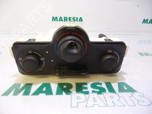 climate-control-renault-clio-iii-br01-cr01-2005-2006-2007-2008-2009-2010-2011-2012-2013-2014-31392233 main image