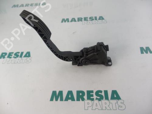 Used Electronic module RENAULT TWINGO II (CN0_) 1.2 16V (CN04, CN0B) (75 hp) 31534119