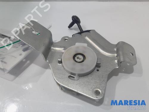 Used Hinge/Door check strap Hinge/Door check strap 31481705 31481705