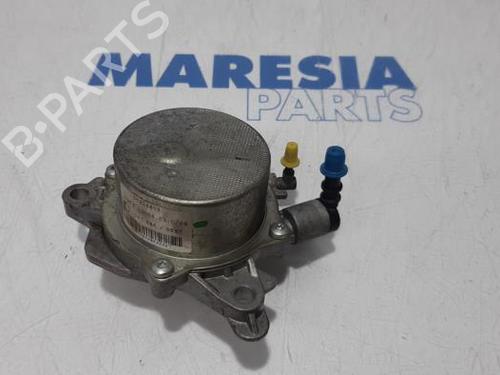 Used Vacuum pump FIAT 500 (312_) 0.9 (312AXG1A, 312.AXG11) (86 hp) 31390849