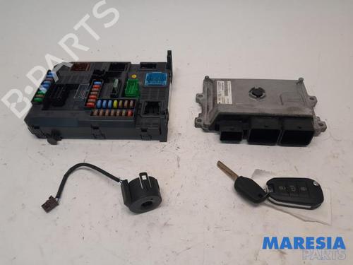 Used Engine control unit (ECU) PEUGEOT 2008 I (CU_) 1.2 VTi (82 hp) 31448308