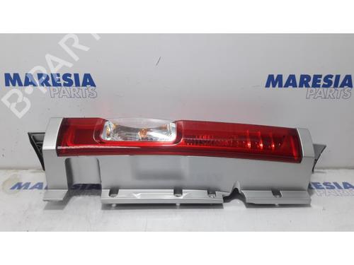 Farolim esquerdo RENAULT TRAFIC II Bus (JL) 2.0 dCi 115 (JL00, JL01, JL0H, JL0M, JL0U) (114 hp) 31391792