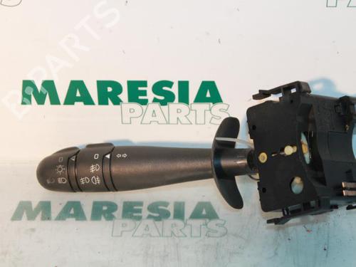 Used Steering column stalk RENAULT LAGUNA II Grandtour (KG0/1_) 1.8 16V (121 hp) 31447738