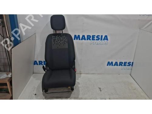 Used Right front seat RENAULT MEGANE III Grandtour (KZ0/1) 1.5 dCi (KZ09, KZ0D, KZ1G, KZ29, KZ14, KZ1W, KZ10, KZ1F,... (110 hp) 31526848