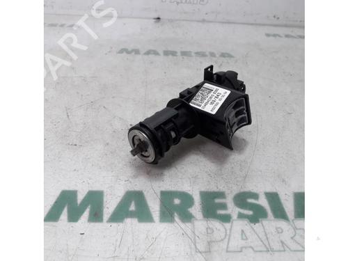 Used Ignition barrel FIAT PANDA (169_) 1.2 (169.AXB11, 169.AXB1A) (60 hp) 31503152