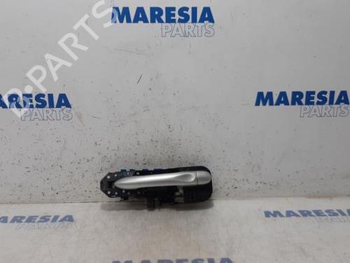 Used Rear left exterior door handle RENAULT SCÉNIC III (JZ0/1_) 2.0 16V (JZ0G, JZ0P, JZ1E, JZ1P) (140 hp) 31419555