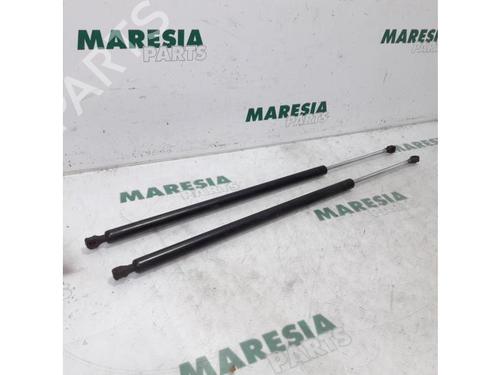 Used Tailgate lift support Tailgate lift support 31489580 31489580