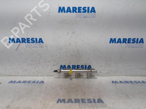 injection-rail-citroen-c4-grand-picasso-ii-da_-de_-2013-31451176 main image