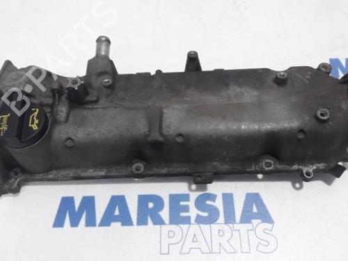 Used Valve cover FIAT 500 (312_) 1.2 (312AXA1A) (69 hp) 31384627