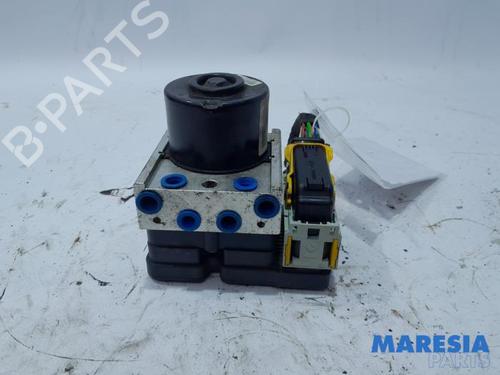 Used ABS pump CITROËN C3 II (SC_) 1.6 HDi (92 hp) 31407597