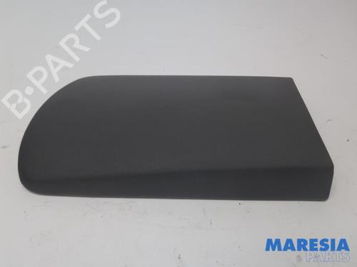 Used Armrest / Center console PEUGEOT 3008 I MPV (0U_) 1.6 THP (156 hp) 31431937