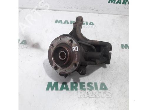 Used Right front steering knuckle PEUGEOT 208 I (CA_, CC_) 1.0 VTi (68 hp) 31472030