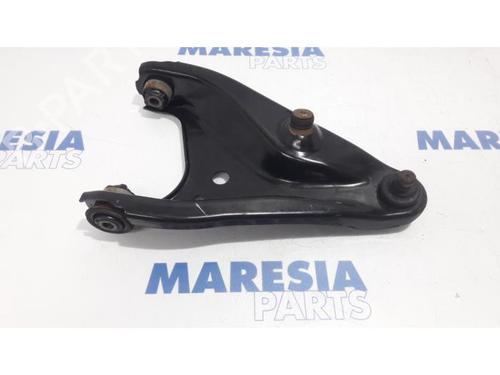 Used Left front suspension arm DACIA LOGAN MCV (KS_) 1.6 16V (KS0L, KS0M, KS0P, KS1S) (105 hp) 31402747