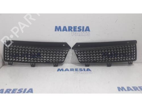 Used Grille RENAULT MASTER II Van (FD) 2.5 dCi 120 (FD0M, FD0U, FD0W, FD2M, FD2W, FD3M, FD3U,... (115 hp) 31488368