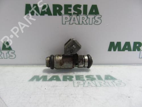 injector-fiat-punto-188_-1999-2000-2001-2002-2003-2004-2005-2006-2007-2008-2009-2010-2011-2012-31486996 main image