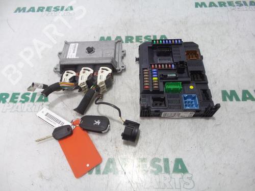 Used Engine control unit (ECU) PEUGEOT 308 II (LB_, LP_, LW_, LH_, L3_) 1.2 VTi 72 (82 hp) 31524847