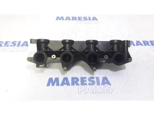 Used Injection rail RENAULT MASTER II Van (FD) 2.5 dCi 120 (FD0M, FD0U, FD0W, FD2M, FD2W, FD3M, FD3U,... (115 hp) 31438742